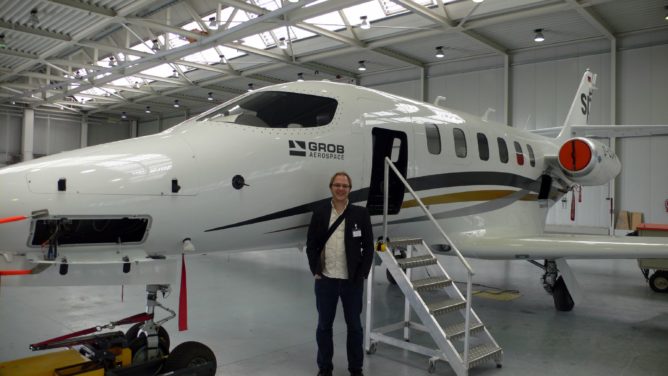 Ich bei GROB Aerospace, mit neuem spn Jet