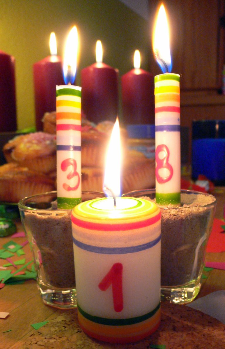Kerzen zum 38. und 1. Geburtstag